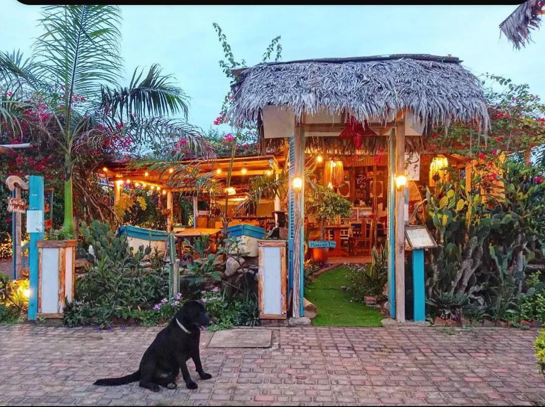 Cafe Madame Hotel Puerto Lopez Exterior photo