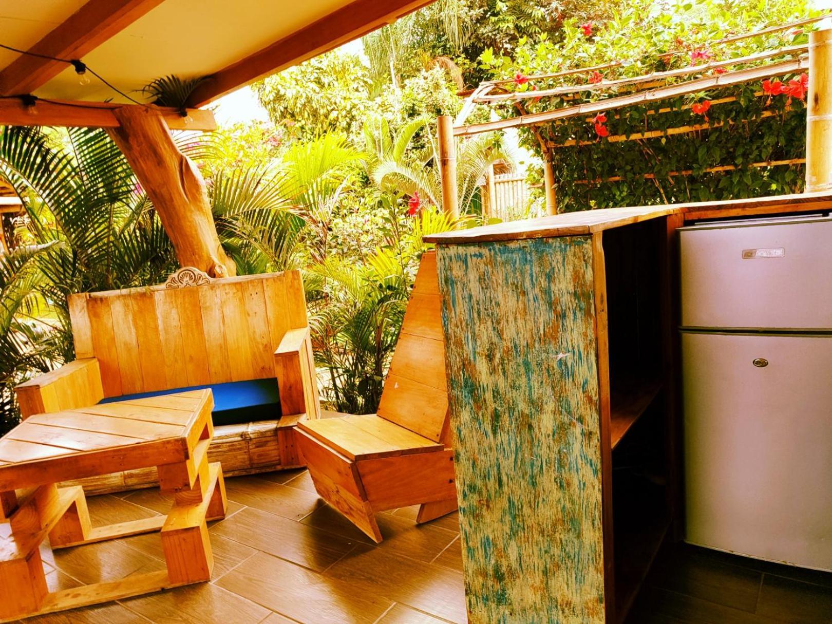 Cafe Madame Hotel Puerto Lopez Exterior photo